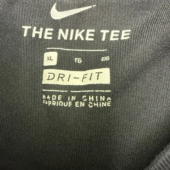 Nike Shirt Mens XL Black Red Short‎ Sleeve Tee Raindrop Center Check T-shirt - Picture 3 of 7